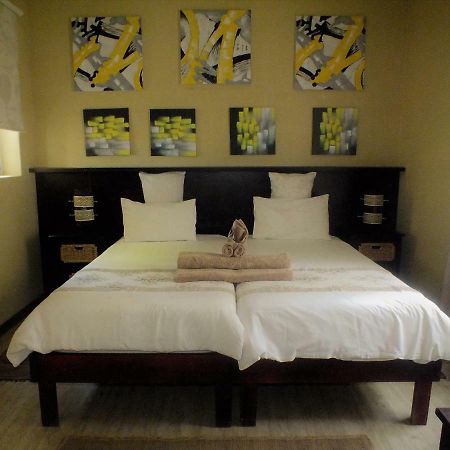 Uzuri Guesthouse Cc ويندهوك المظهر الخارجي الصورة