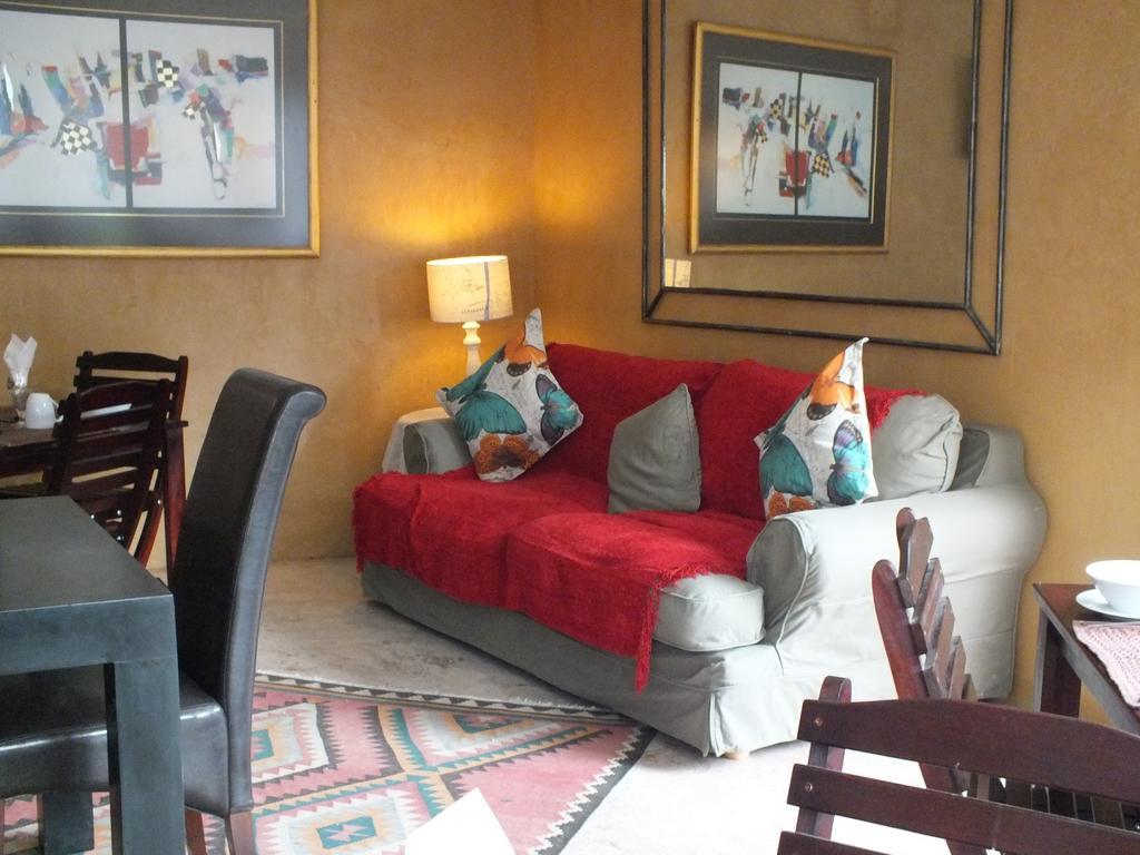 Uzuri Guesthouse Cc ويندهوك المظهر الخارجي الصورة