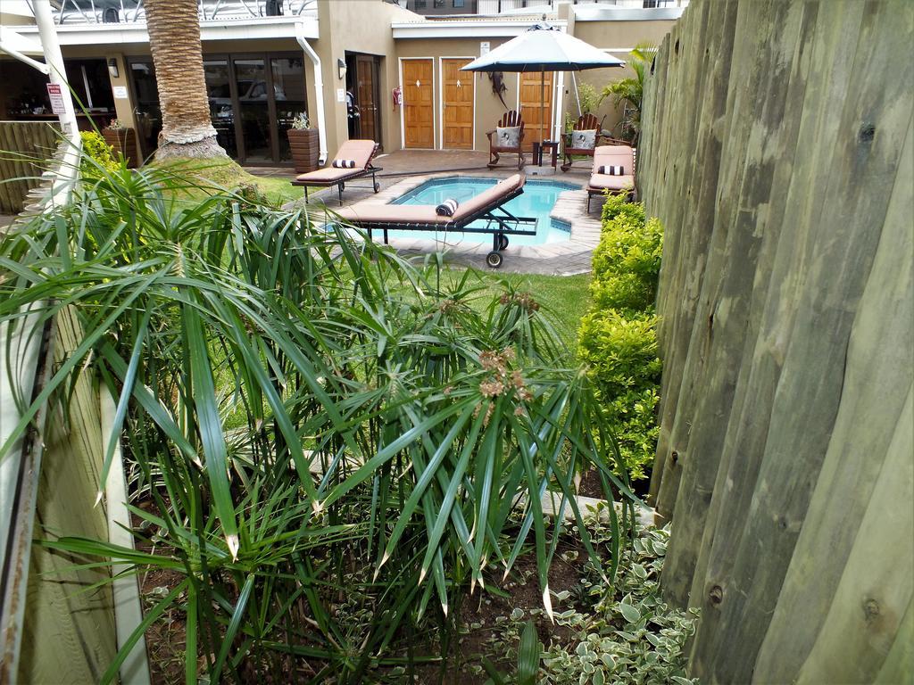 Uzuri Guesthouse Cc ويندهوك المظهر الخارجي الصورة