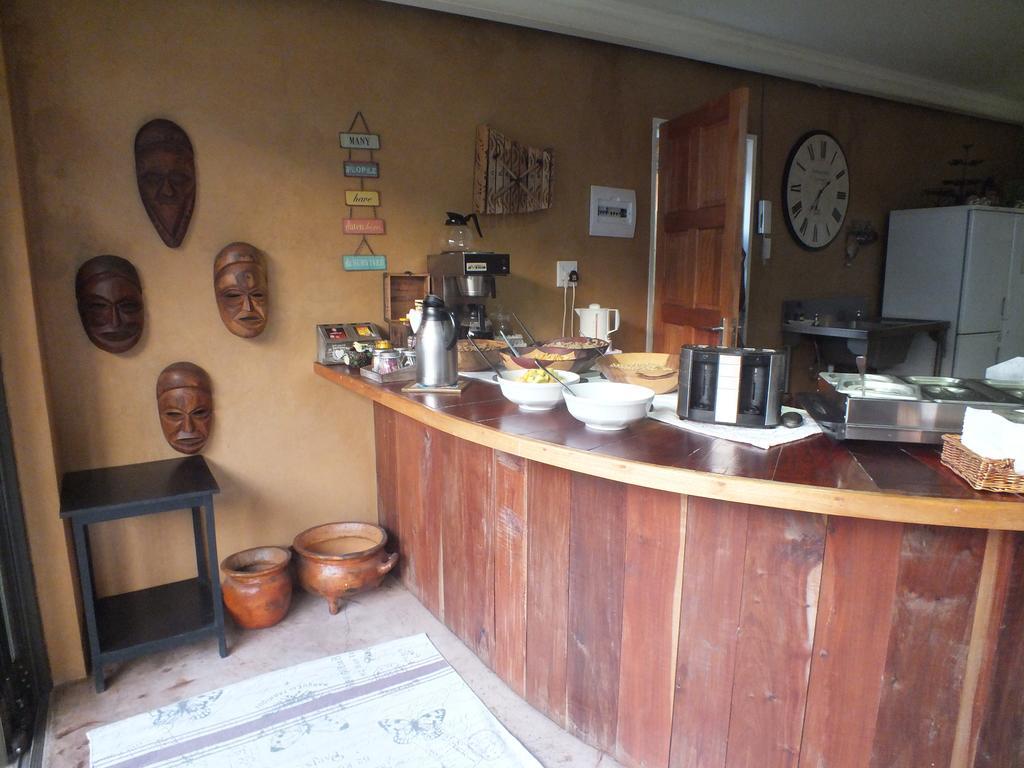 Uzuri Guesthouse Cc ويندهوك المظهر الخارجي الصورة