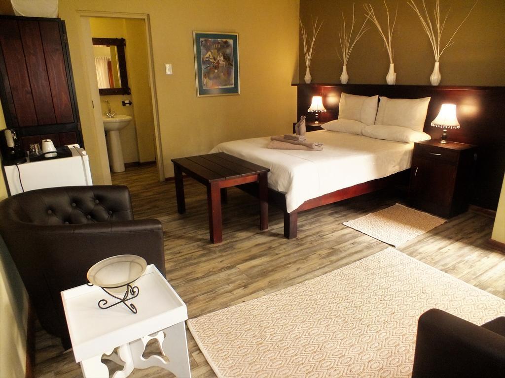 Uzuri Guesthouse Cc ويندهوك المظهر الخارجي الصورة