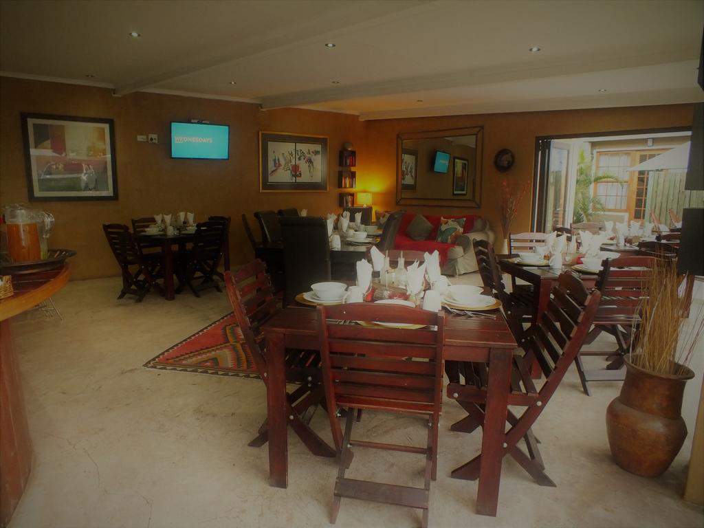 Uzuri Guesthouse Cc ويندهوك المظهر الخارجي الصورة