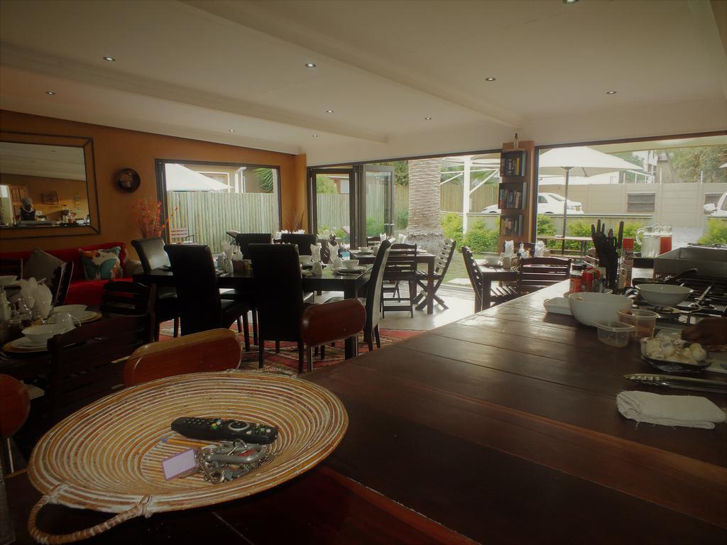 Uzuri Guesthouse Cc ويندهوك المظهر الخارجي الصورة