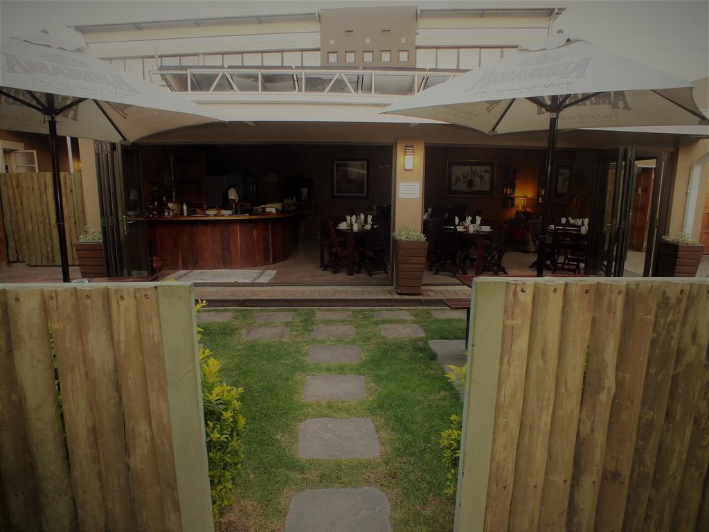 Uzuri Guesthouse Cc ويندهوك المظهر الخارجي الصورة