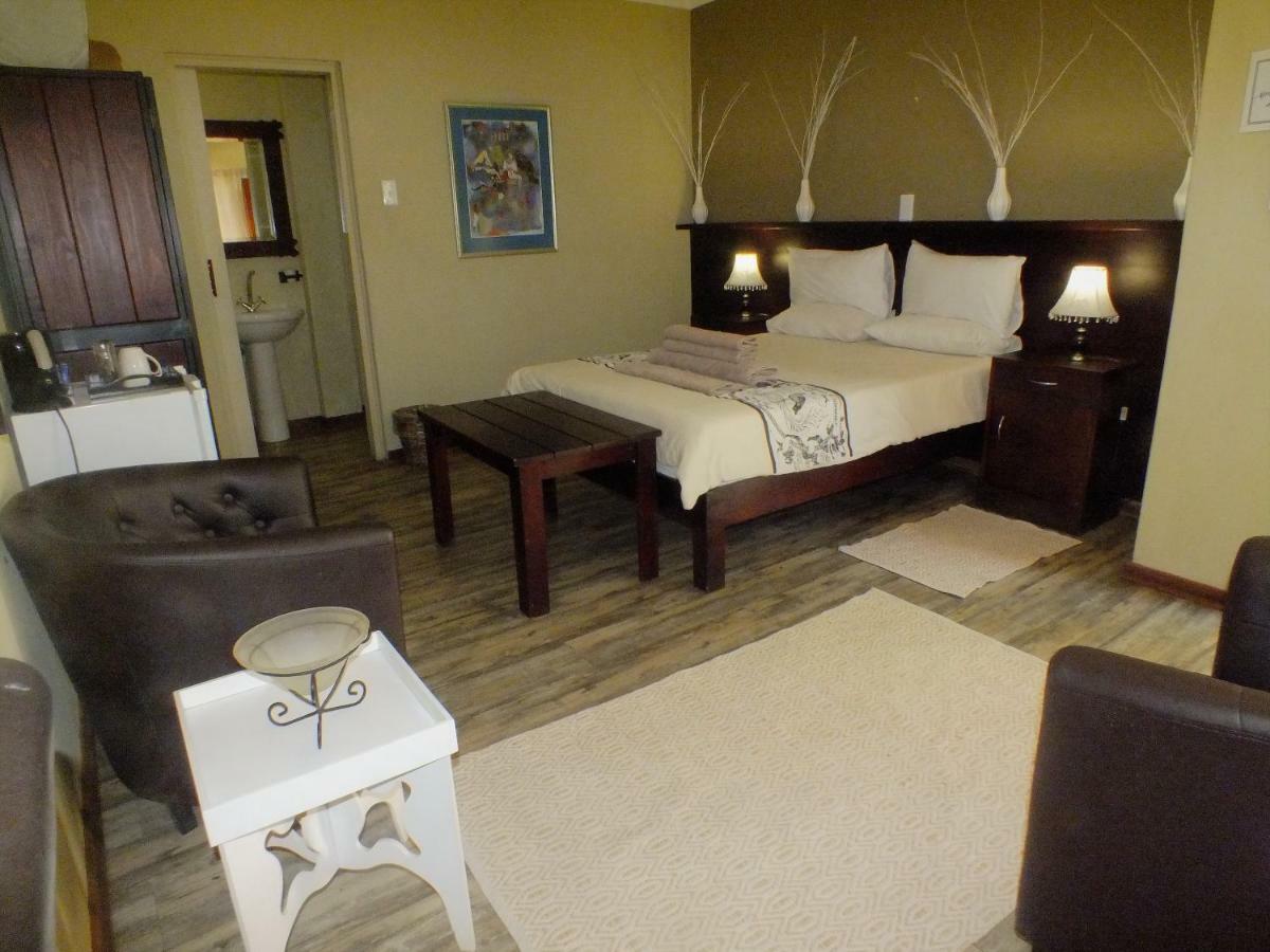 Uzuri Guesthouse Cc ويندهوك المظهر الخارجي الصورة