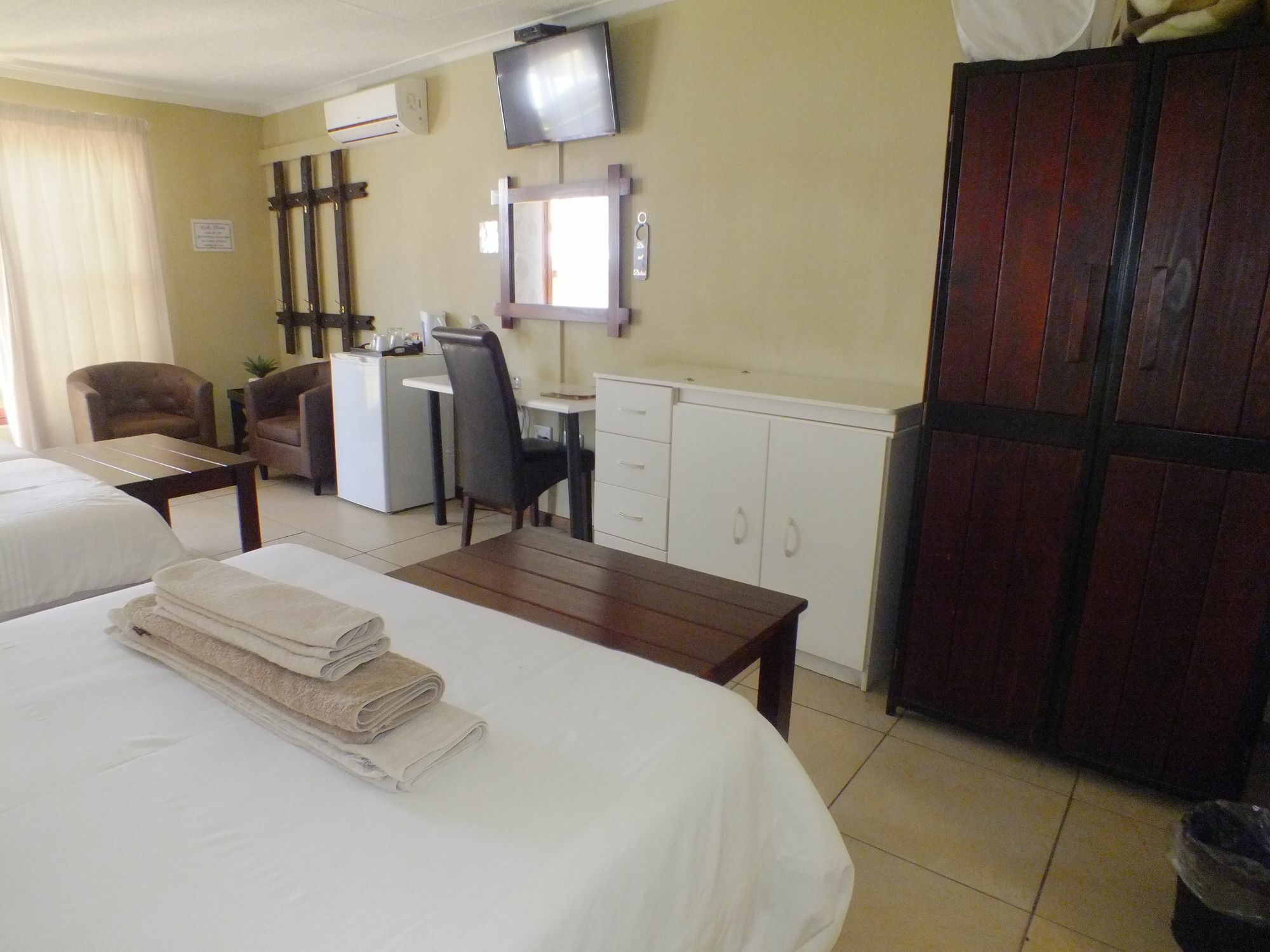 Uzuri Guesthouse Cc ويندهوك المظهر الخارجي الصورة